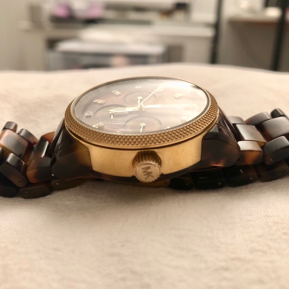 Michael Kors Tortious Shell Watch - Picture 3 of 4